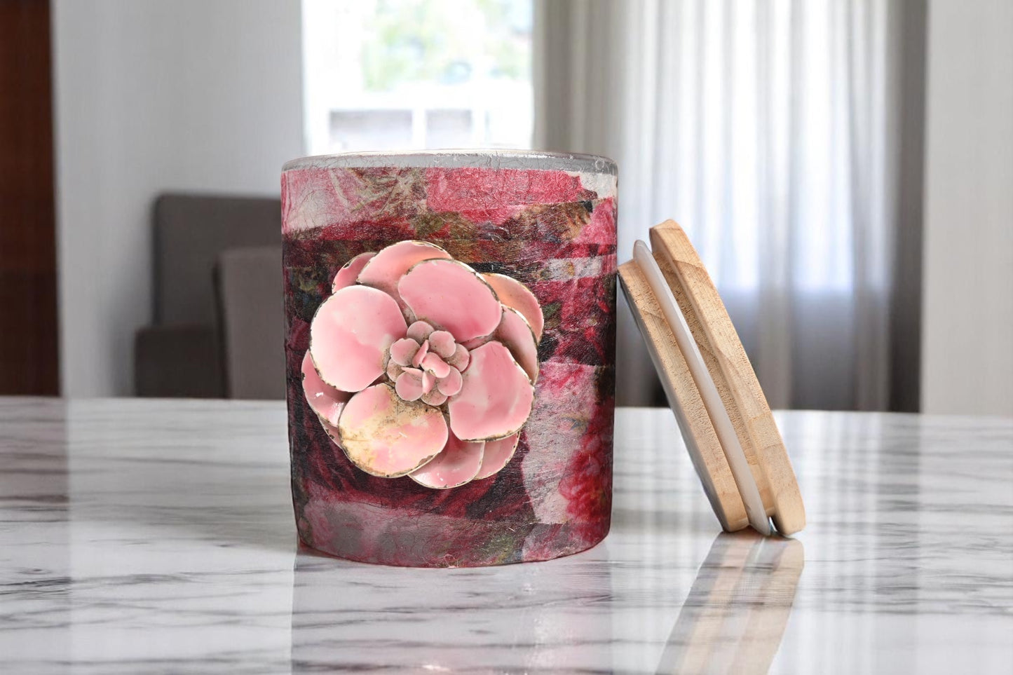 Floral Grace Coconut-Apricot Wax Candle (10oz)