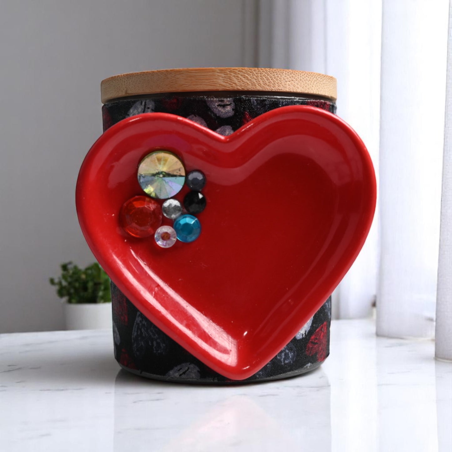 Love Spark Coconut-Apricot Wax Candle (10oz)