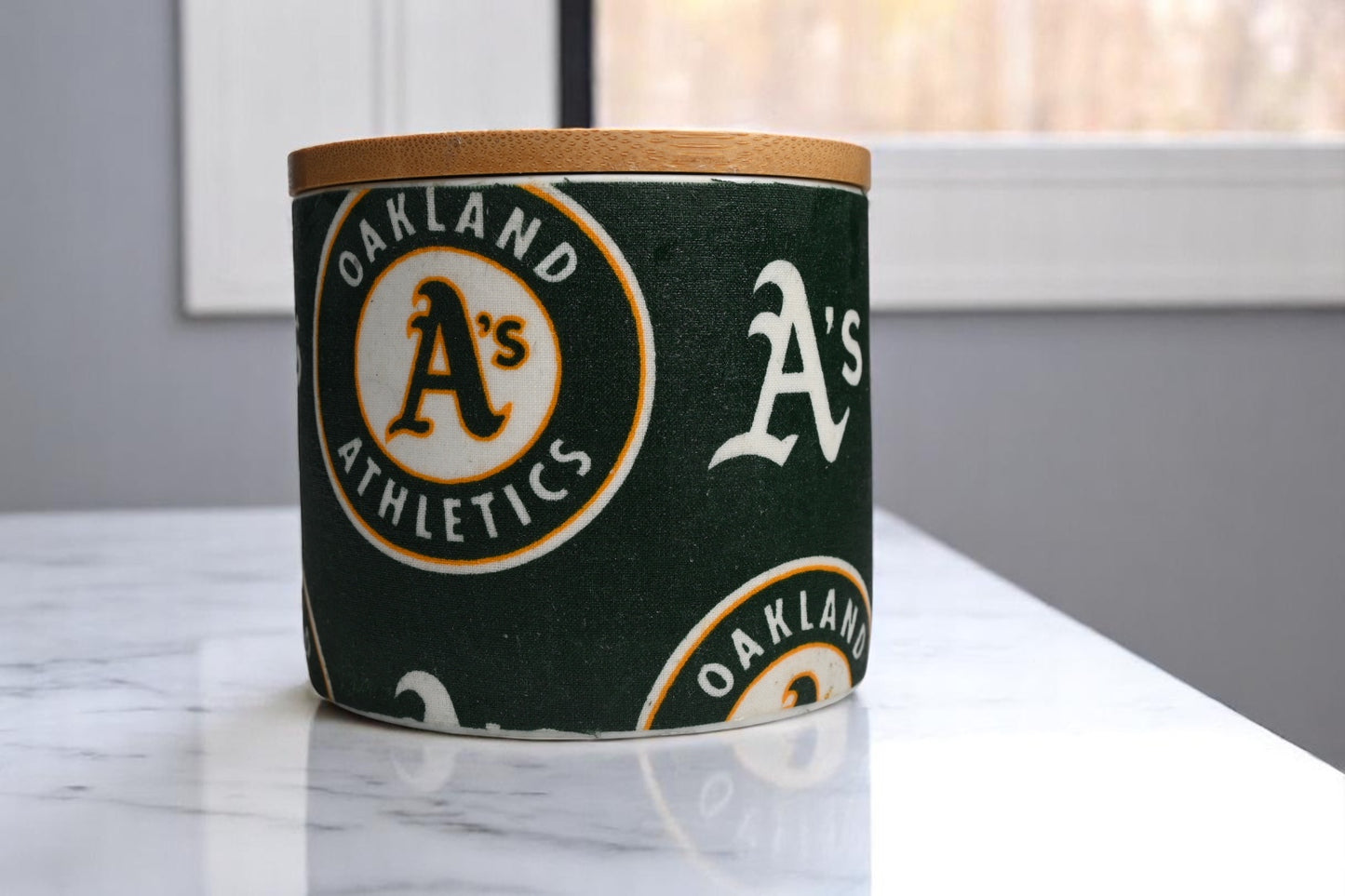 Green Collar Candle (Oakland A's) Coconut-Apricot Wax Candle (16oz)