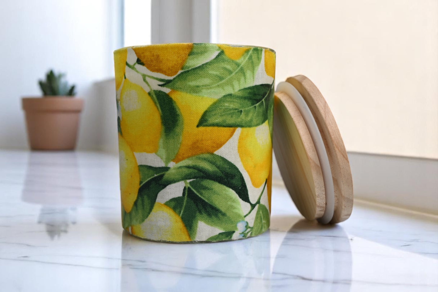 Fresh Sqeeze Coconut-Apricot Wax Candle (10oz)
